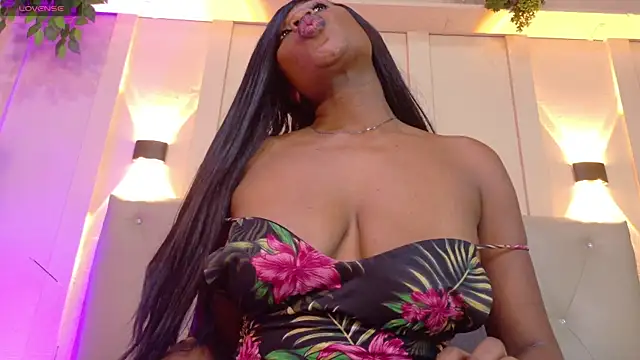 Snapshot of sofiaa_ebony chatting on October 4, 2025, 7:23 pm sofiaa ebony online show from October 4, 2025, 7:23 pm