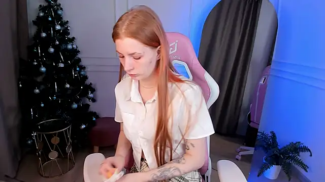 Snapshot of Mira__Blush chatting on December 15, 2024, 1:43 pm Mira Blush online show from December 15, 2024, 1:43 pm
