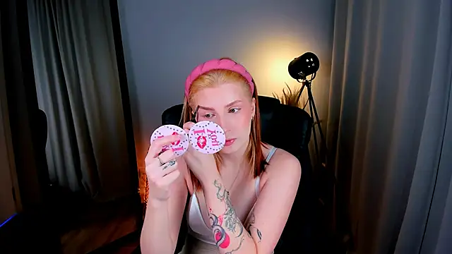 Mira  Blush online show from November 23, 2025, 9:03 pm