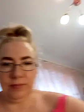 stiflers momy online show from December 5, 2024, 1:17 pm