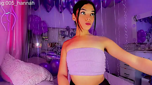 Snapshot of Hannahsmit chatting on October 22, 2025, 12:38 pm Hannahsmit online show from October 22, 2025, 12:38 pm