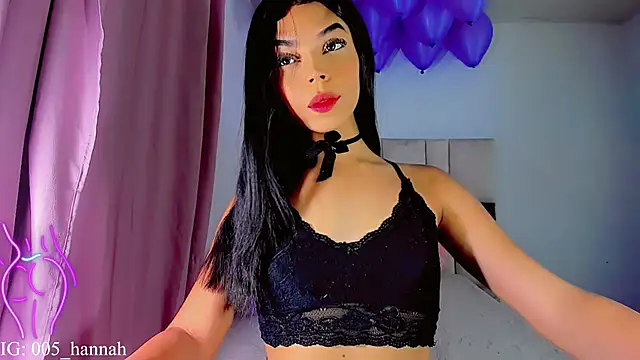 Snapshot of Hannahsmit chatting on November 4, 2025, 7:29 am Hannahsmit online show from November 4, 2025, 7:29 am