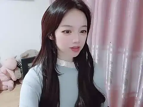 wwcc123 online show from October 22, 2025, 3:23 pm