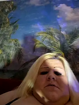 ducicsajsziii online show from February 9, 2025, 12:08 pm