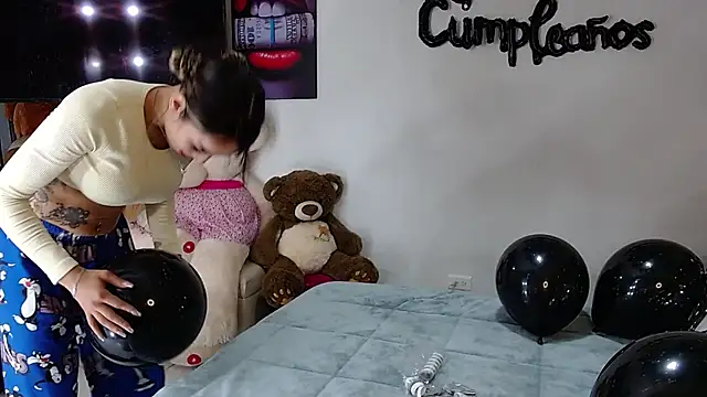 Niky 777 online show from November 14, 2025, 8:51 pm