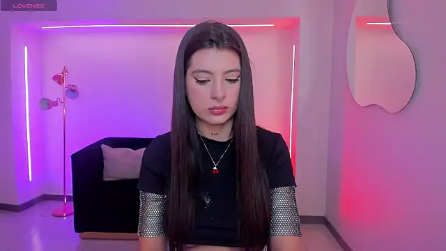 AlessiaCorleone  online show from November 17, 2025, 7:30 pm