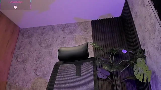 AmyWalker  online show from September 30, 2025, 9:58 am