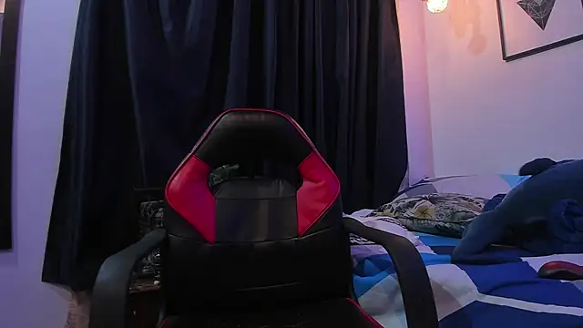 Snapshot of Juan_Castano chatting on December 12, 2024, 4:59 am Juan Castano online show from December 12, 2024, 4:59 am