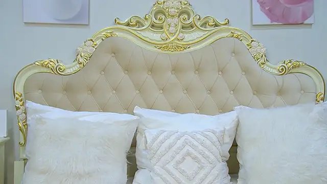 Snapshot of ViolettaCosmo chatting on December 1, 2025, 6:51 am ViolettaCosmo online show from December 1, 2025, 6:51 am