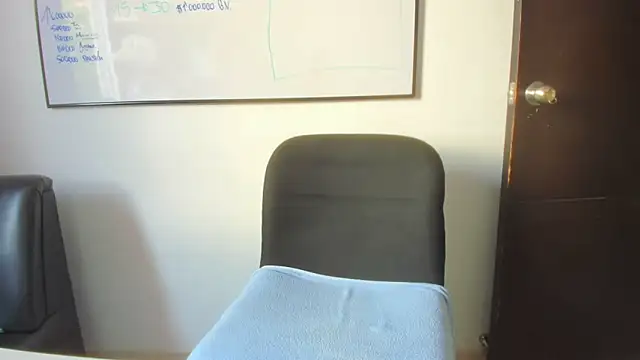 squirttati33 online show from November 5, 2025, 3:45 pm