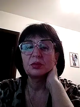 AlbinaXPretty online show from December 24, 2024, 6:28 pm