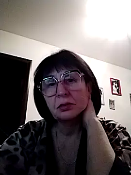 AlbinaXPretty online show from December 31, 2024, 6:24 pm