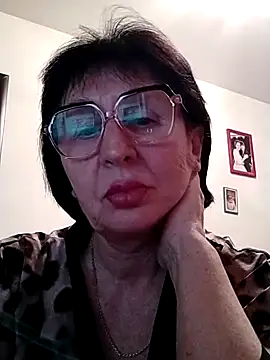 AlbinaXPretty online show from February 3, 2025, 8:35 pm