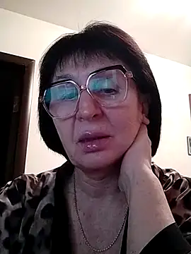 AlbinaXPretty online show from February 21, 2025, 4:05 pm