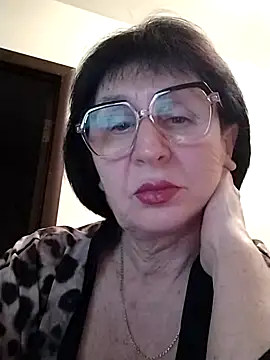 AlbinaXPretty online show from February 25, 2025, 8:41 pm