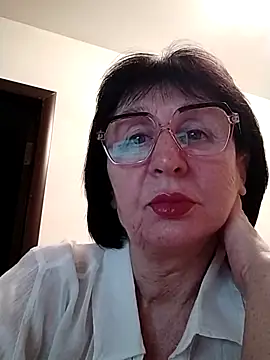 AlbinaXPretty online show from March 6, 2025, 7:32 pm