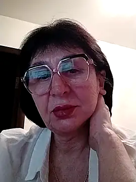 AlbinaXPretty online show from March 7, 2025, 7:49 pm