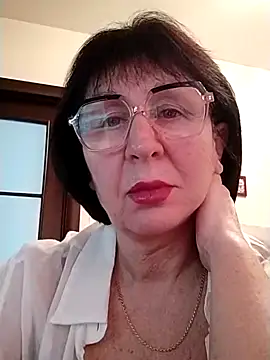 AlbinaXPretty online show from March 8, 2025, 8:22 am