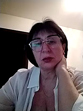 AlbinaXPretty online show from March 8, 2025, 5:33 pm