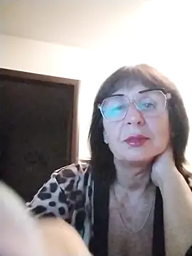 AlbinaXPretty online show from September 8, 2025, 7:35 pm