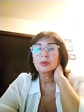 AlbinaXPretty online show from September 9, 2025, 8:08 pm