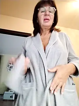 AlbinaXPretty online show from October 14, 2025, 7:42 am