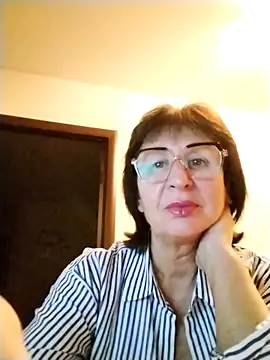 AlbinaXPretty online show from October 29, 2025, 5:25 pm