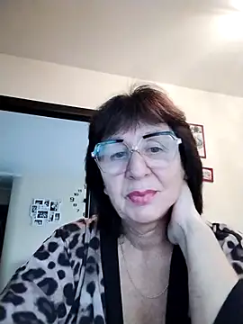 AlbinaXPretty online show from November 11, 2025, 7:41 am