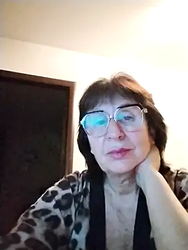 AlbinaXPretty online show from November 12, 2025, 8:08 pm