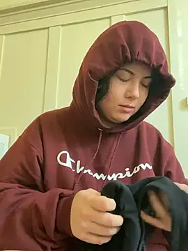 xocrybaby online show from December 15, 2024, 4:37 pm