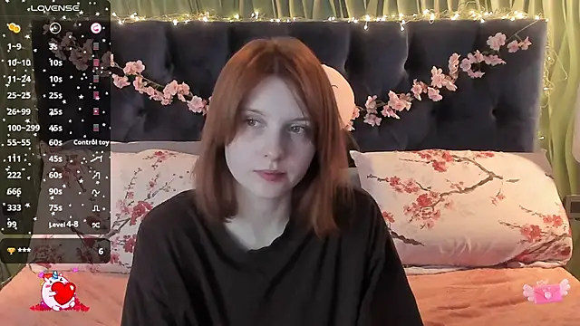 Snapshot of AliceLanley chatting on November 2, 2025, 11:34 am AliceLanley online show from November 2, 2025, 11:34 am