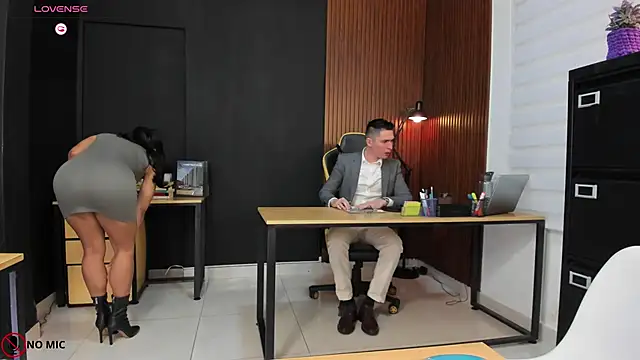 Office Naughty Girl online show from December 5, 2024, 7:49 pm