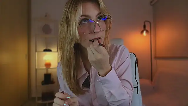 Snapshot of Dakotaa_ chatting on October 20, 2025, 5:30 am Dakotaa  online show from October 20, 2025, 5:30 am