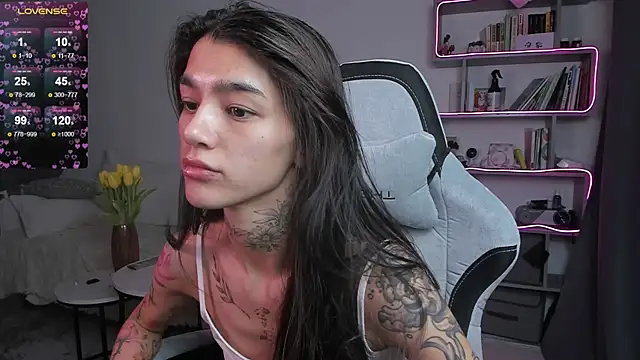 vinkitinkii online show from March 10, 2025, 9:32 am