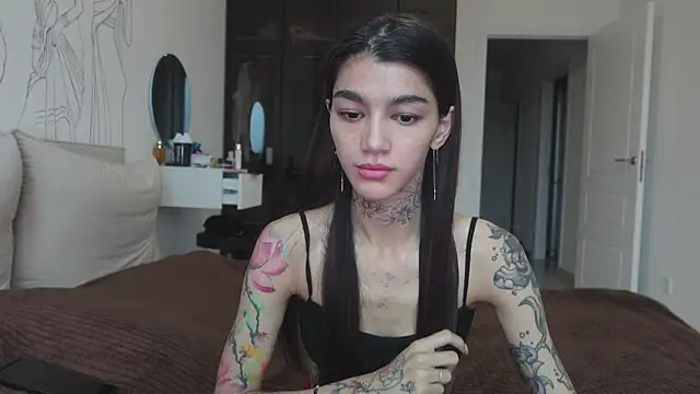 vinkitinkii online show from October 22, 2025, 6:57 am