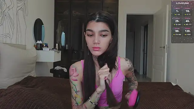 vinkitinkii online show from October 25, 2025, 6:54 am