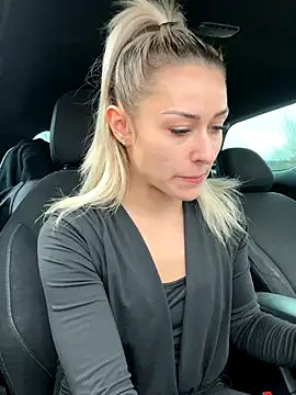 petrouchkaaa  online show from December 3, 2024, 10:39 am