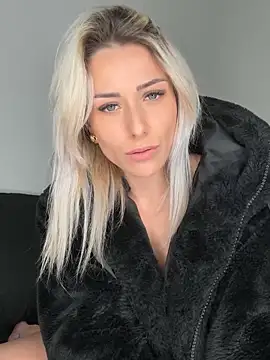 petrouchkaaa  online show from January 13, 2025, 9:09 pm