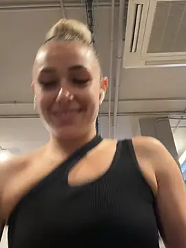 petrouchkaaa  online show from February 24, 2025, 9:32 am