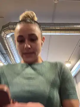 petrouchkaaa  online show from March 13, 2025, 9:32 am