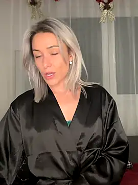 petrouchkaaa  online show from December 4, 2025, 8:50 pm