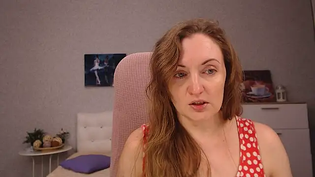 Snapshot of BettyFootFetish chatting on November 14, 2025, 12:26 pm BettyFootFetish online show from November 14, 2025, 12:26 pm