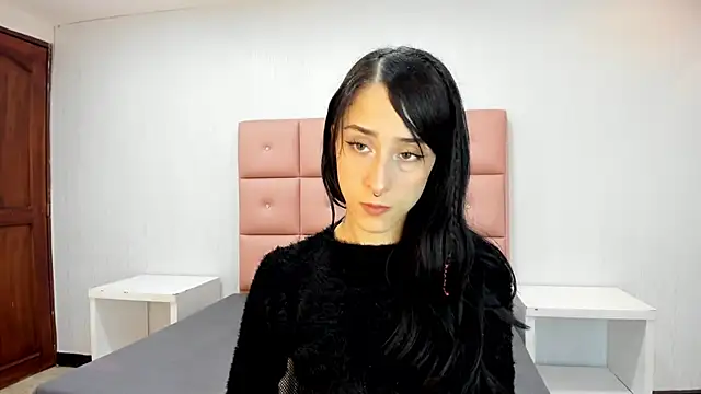 lhiamfit online show from December 5, 2024, 2:33 pm