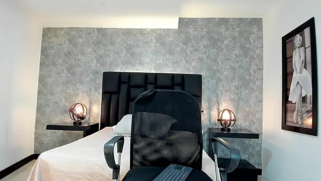 lhiamfit online show from December 14, 2024, 5:36 pm