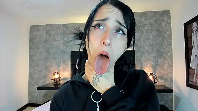 lhiamfit online show from January 7, 2025, 3:24 am