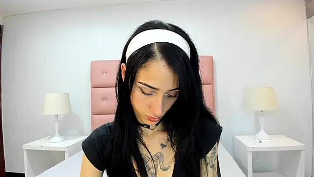 lhiamfit online show from January 14, 2025, 6:28 pm