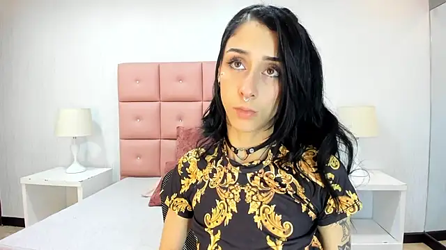 lhiamfit online show from January 17, 2025, 6:44 pm