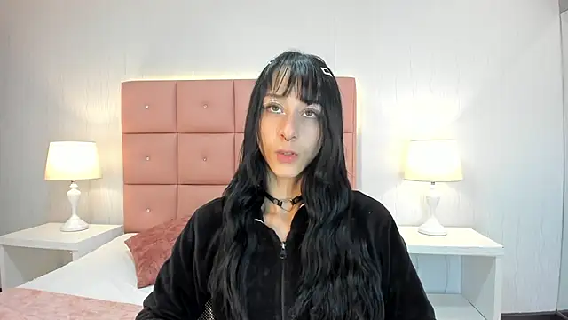 lhiamfit online show from March 11, 2025, 1:56 pm