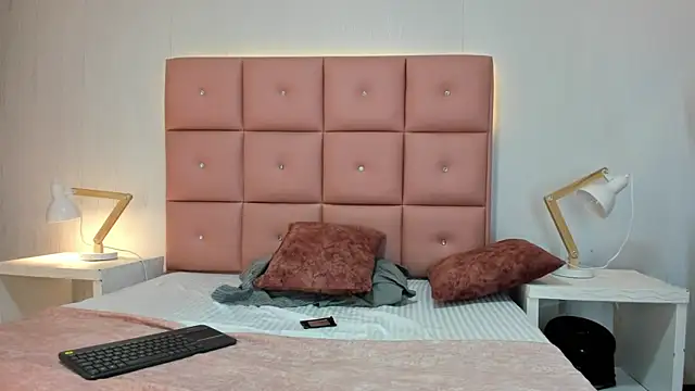 lhiamfit online show from November 5, 2025, 4:40 pm