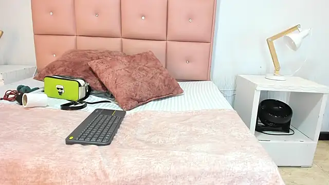 lhiamfit online show from November 9, 2025, 5:06 am